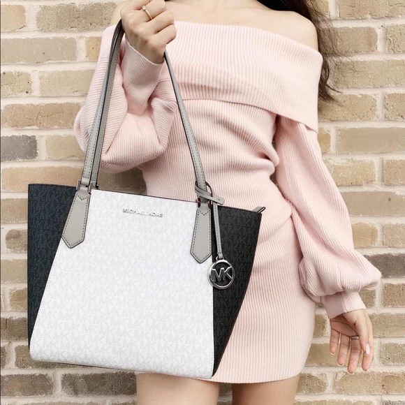 BUNDLE👜💕-NWT Michael Kors Tote &Wallet SALE‼️ - Picture 5 of 7